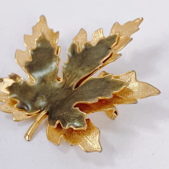 Vintage Gold Tone Maple Leaf Brooch Green Enamel Mid Century Autumn Fall Jewelry - Picture 6 of 11